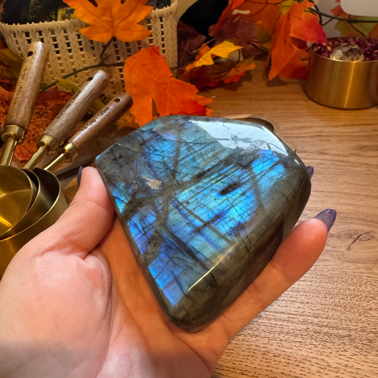 Labradorite Free form – 485g B