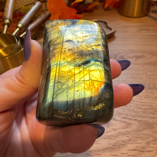 Labradorite Free form – 290g D