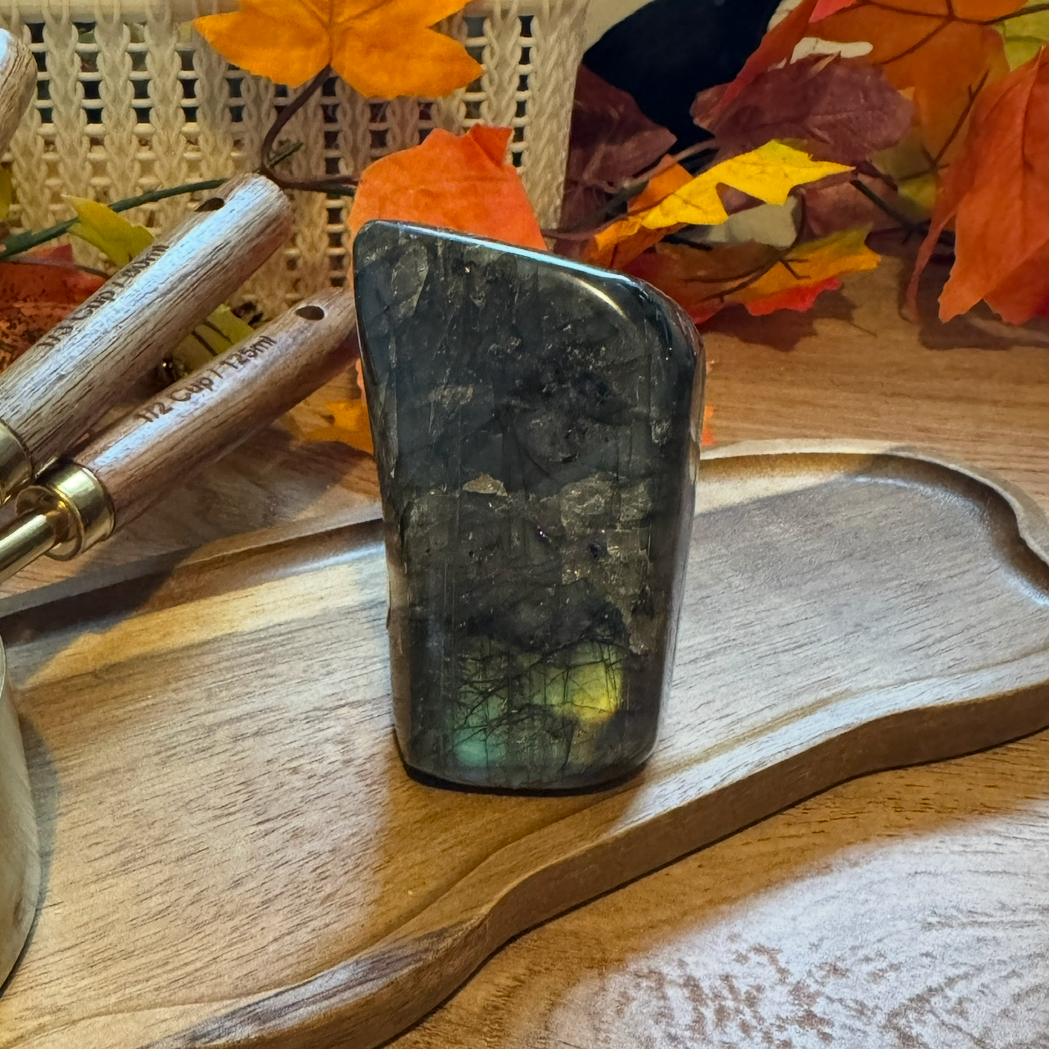 Labradorite Free form – 290g D
