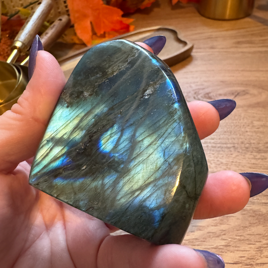 Labradorite Free form – 200g E