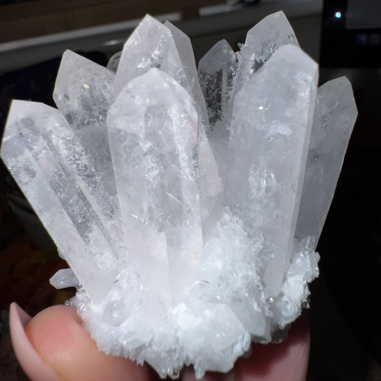Clear Quartz Cluster with Natural Points – Decorative Formation