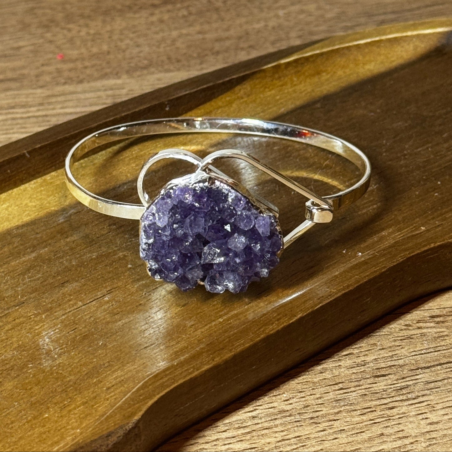 Amethyst Cluster Heart Bangle – Silver‑Plated Bracelet