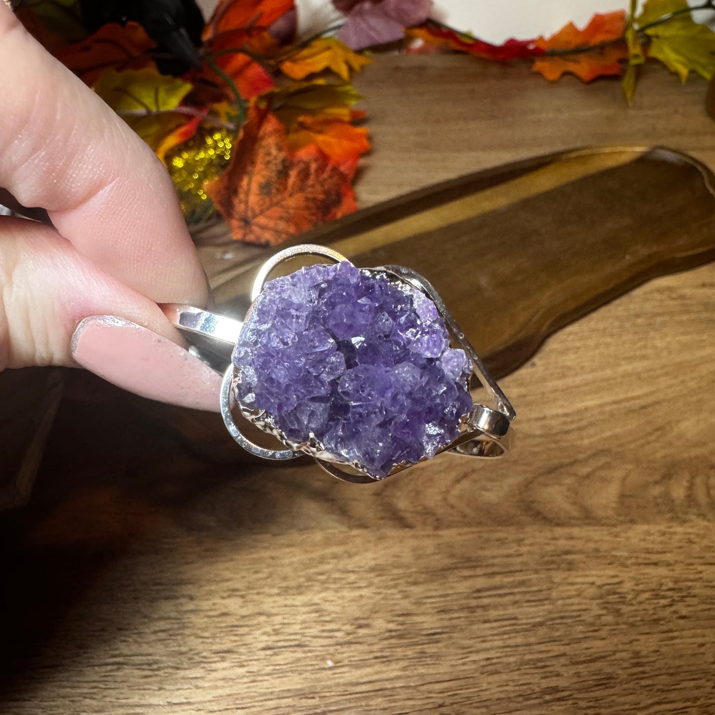 Amethyst Cluster Heart Bangle – Silver‑Plated Bracelet